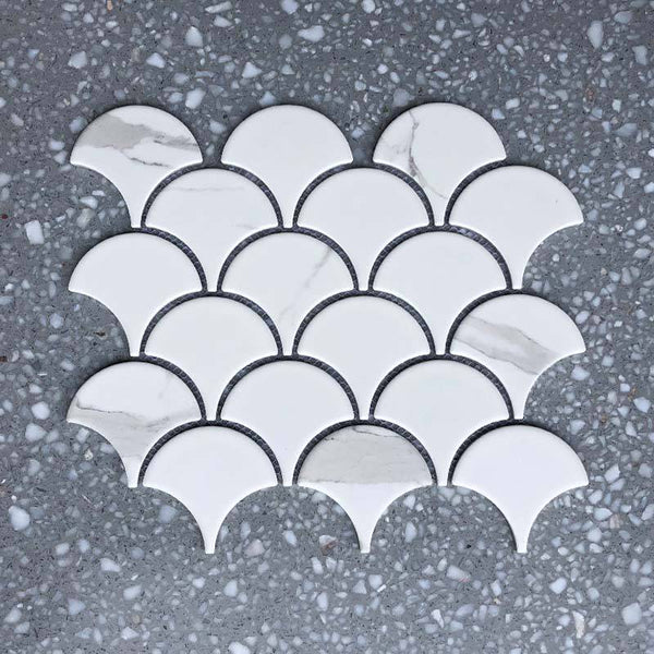 Fan-shape-Calacatta-Mosaic