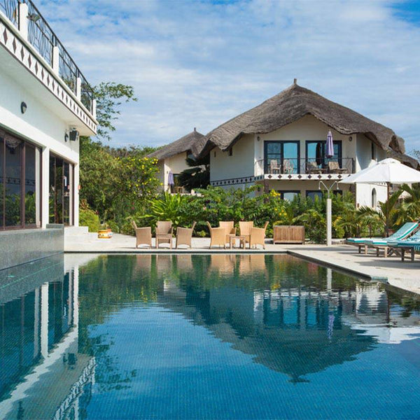 Space Taurus Glass Mosaic Pool Tile - Stone and Tile Projects