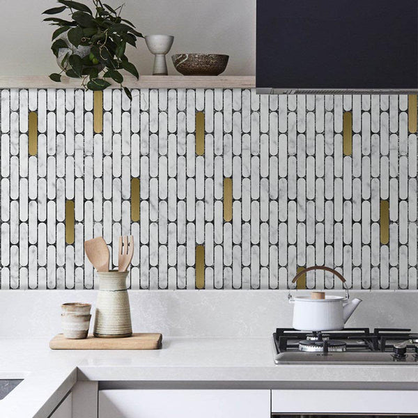 white and gold marble kitchen splashback